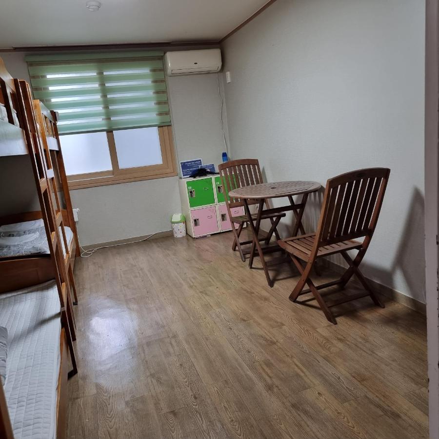 You&I Guesthouse Jeju Bagian luar foto