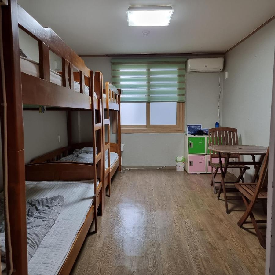 You&I Guesthouse Jeju Bagian luar foto